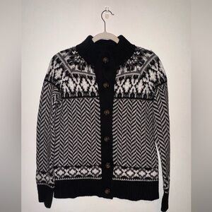 Women’s Black and White Patterned Sweater NWOT